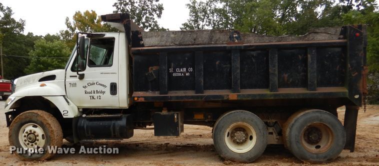 image for item EK9063 2003 International 7400 dump truck