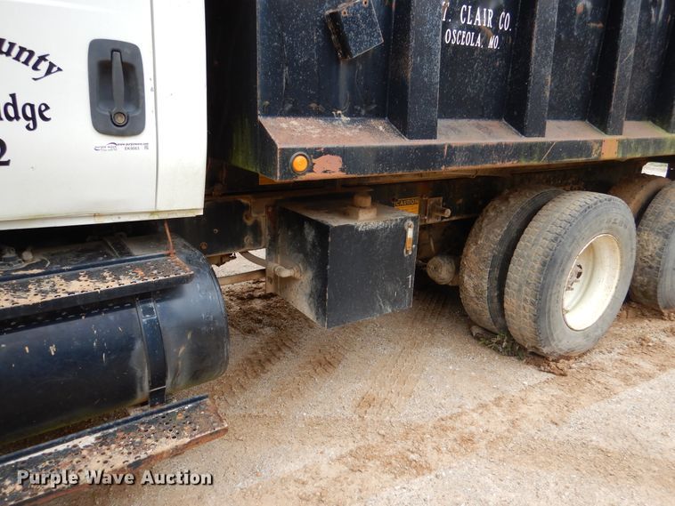 image for item EK9063 2003 International 7400 dump truck