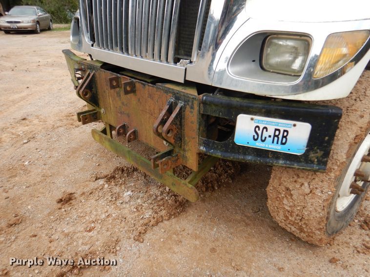 image for item EK9063 2003 International 7400 dump truck