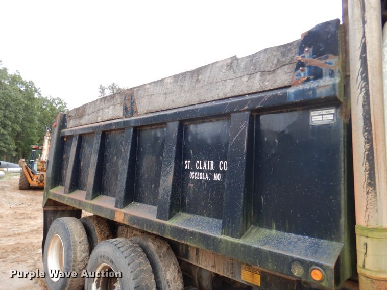 image for item EK9063 2003 International 7400 dump truck