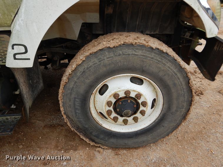 image for item EK9063 2003 International 7400 dump truck