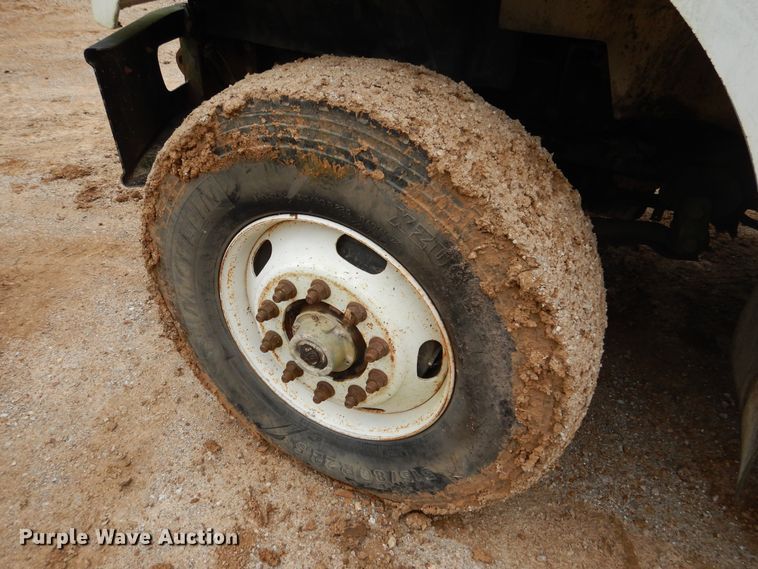 image for item EK9063 2003 International 7400 dump truck