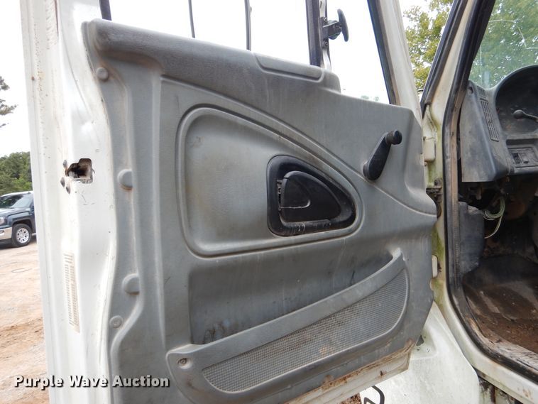 image for item EK9063 2003 International 7400 dump truck