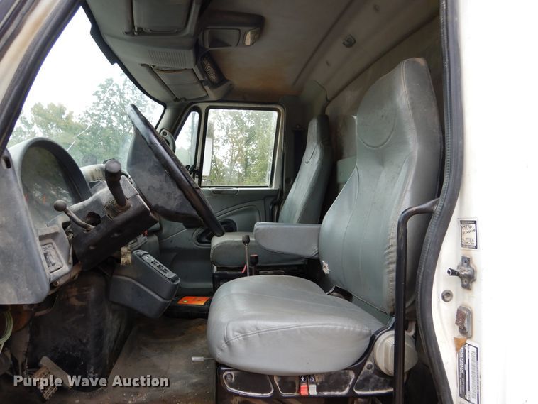 image for item EK9063 2003 International 7400 dump truck