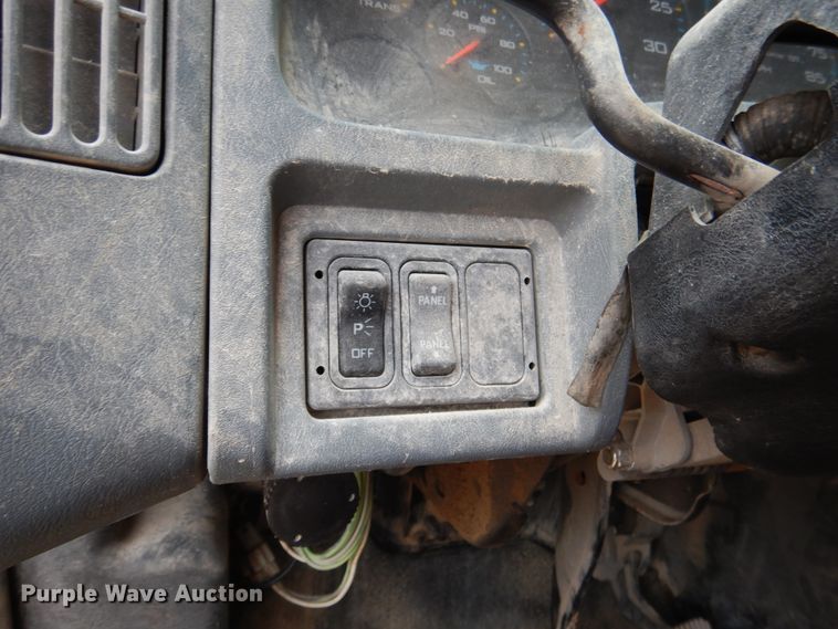 image for item EK9063 2003 International 7400 dump truck