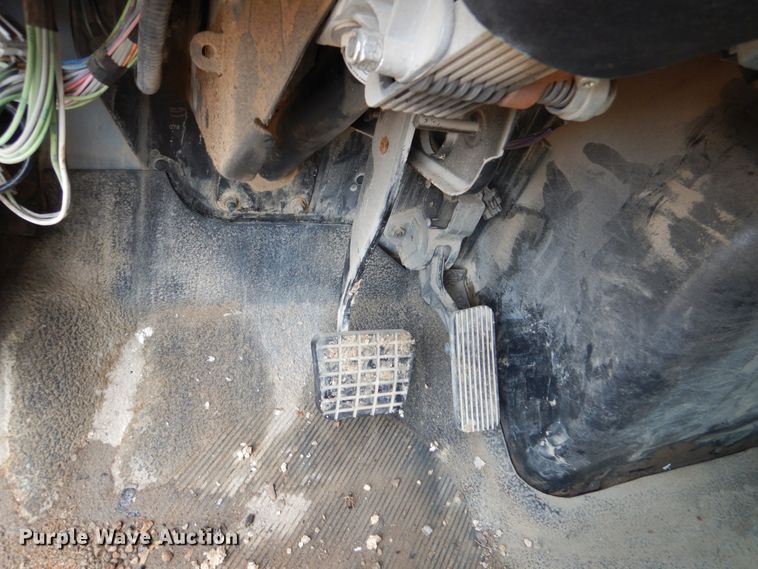 image for item EK9063 2003 International 7400 dump truck