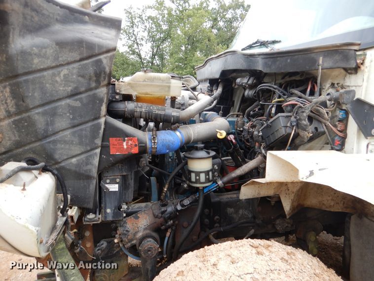 image for item EK9063 2003 International 7400 dump truck