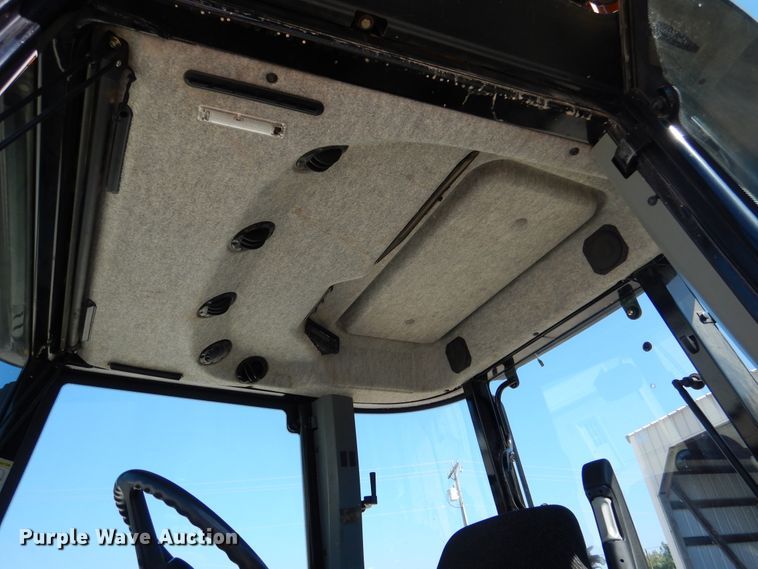 image for item EK9078 2004 Challenger MT465B MFWD tractor