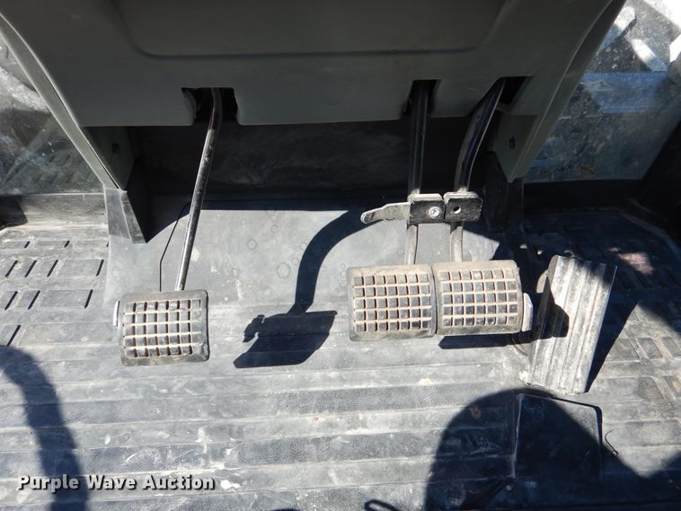 image for item EK9078 2004 Challenger MT465B MFWD tractor