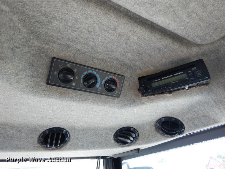 image for item EK9078 2004 Challenger MT465B MFWD tractor