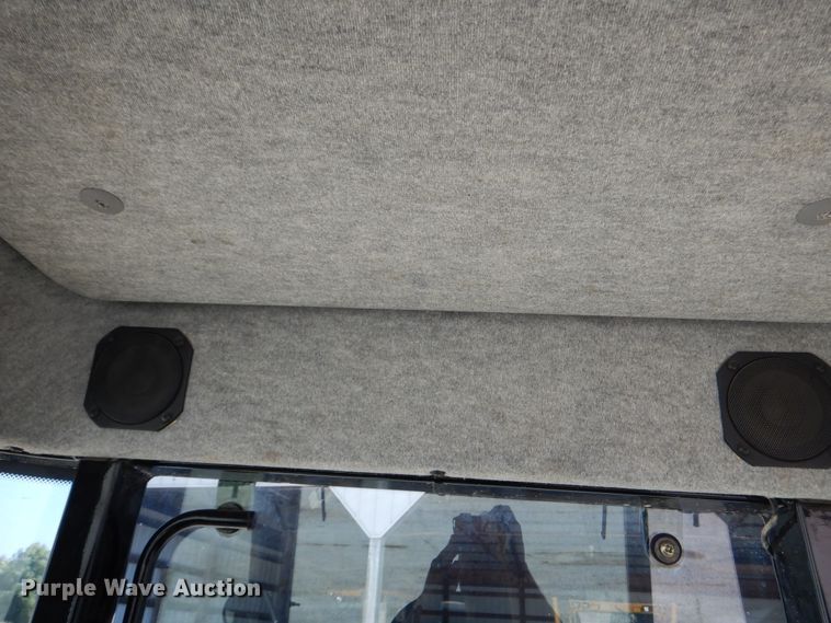 image for item EK9078 2004 Challenger MT465B MFWD tractor