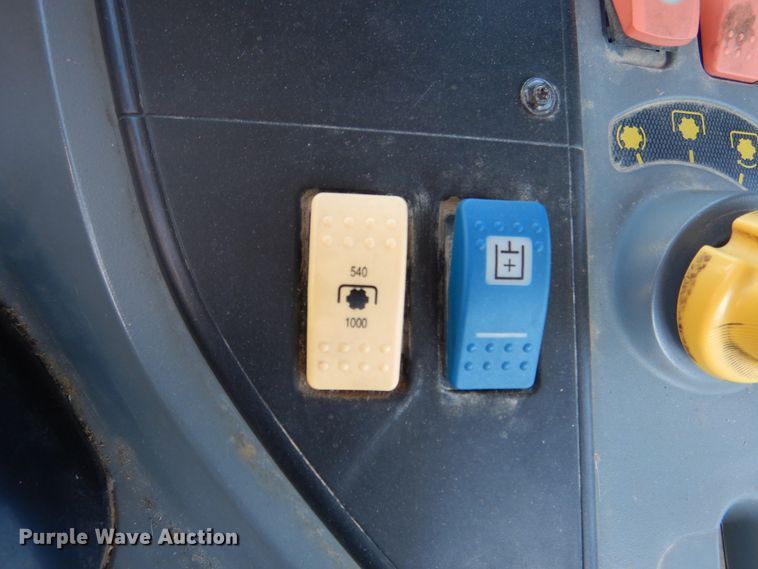 image for item EK9078 2004 Challenger MT465B MFWD tractor