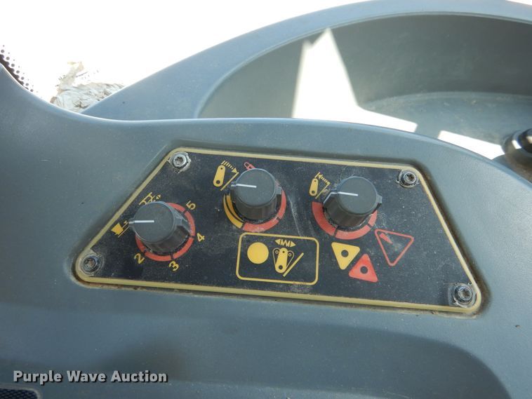 image for item EK9078 2004 Challenger MT465B MFWD tractor