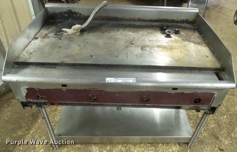 image for item EQ9211 Southbend stainless steel griddle
