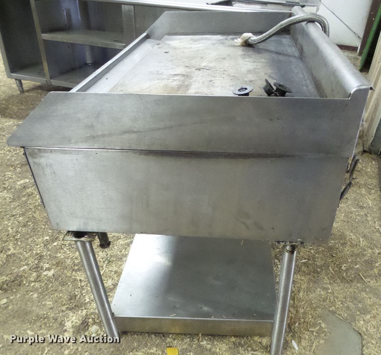 image for item EQ9211 Southbend stainless steel griddle