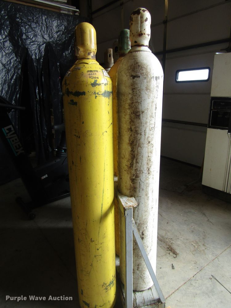 image for item EY9537 (7) breathing air cylinders