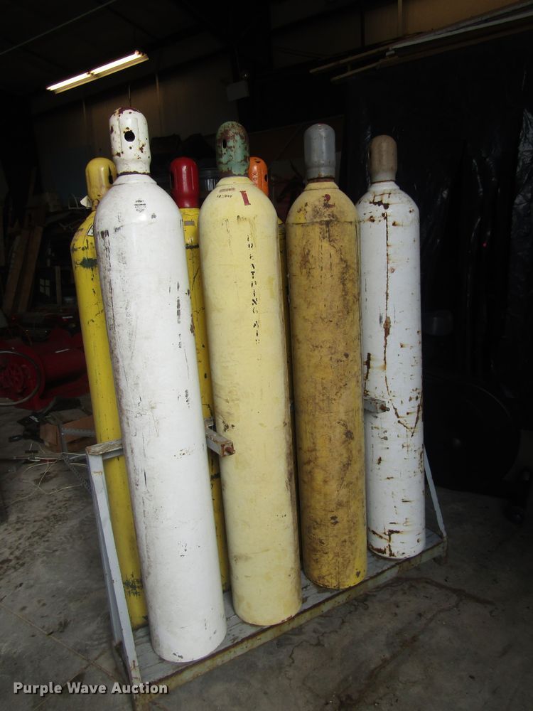 image for item EY9537 (7) breathing air cylinders