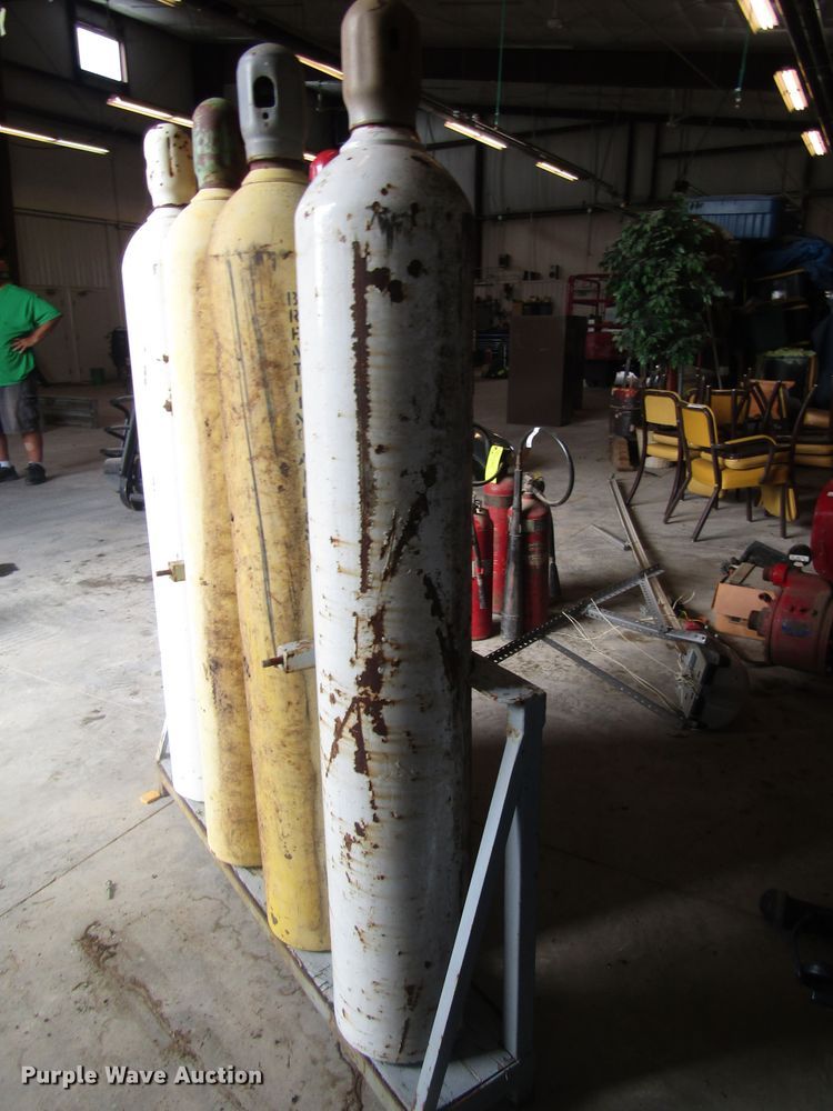 image for item EY9537 (7) breathing air cylinders