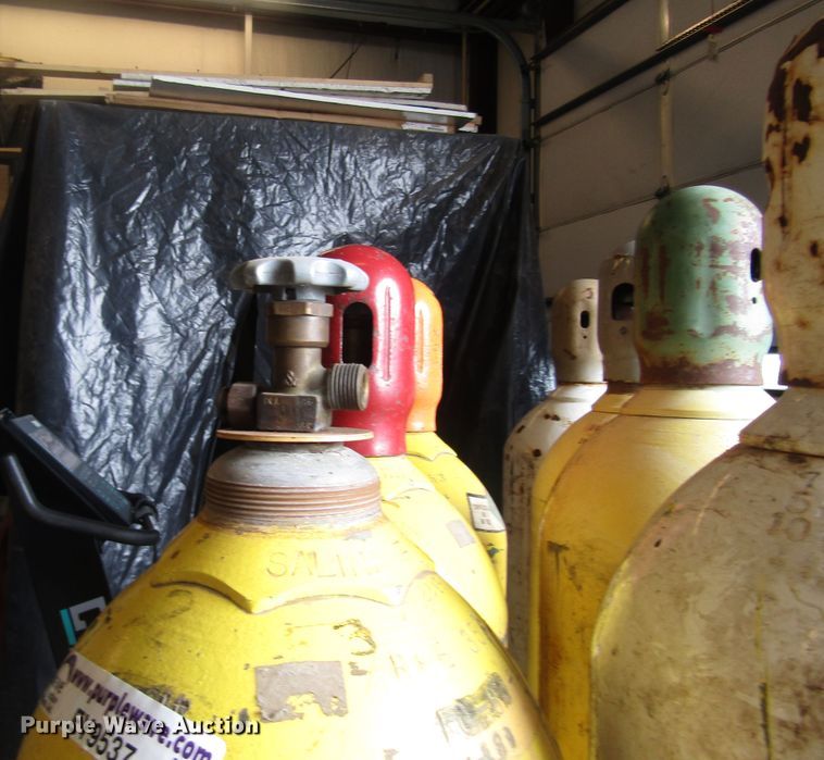 image for item EY9537 (7) breathing air cylinders