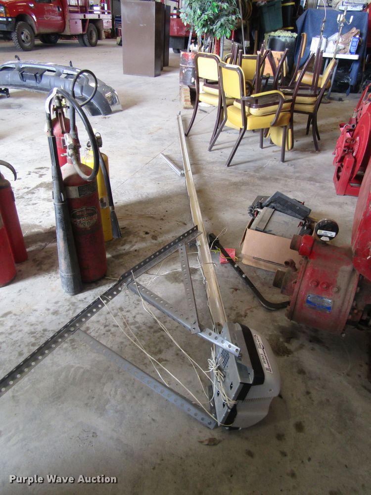 image for item EY9540 Genie Pro garage door opener