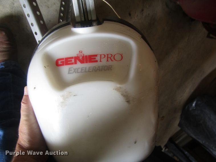 image for item EY9540 Genie Pro garage door opener