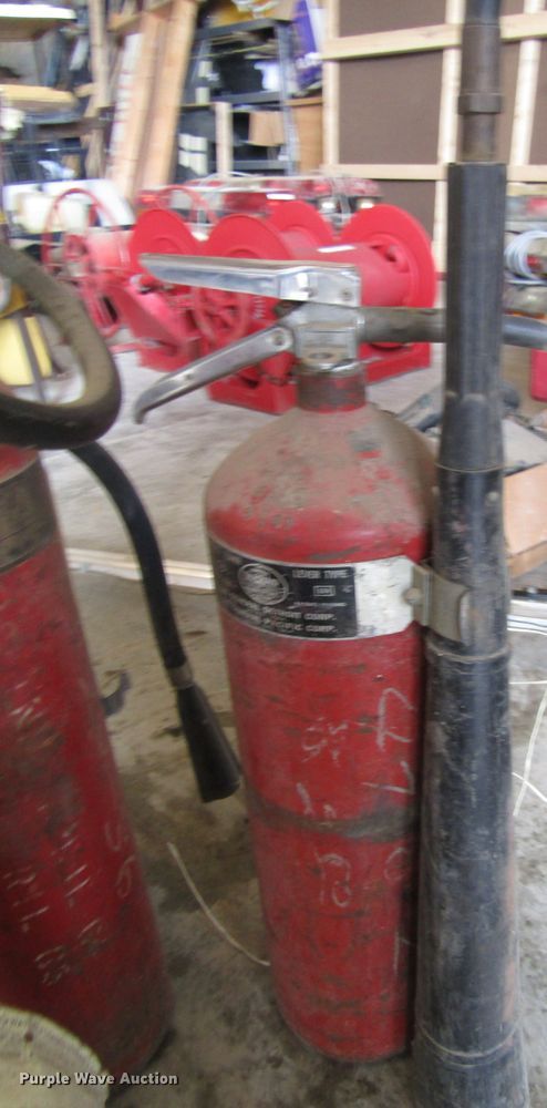 image for item EY9541 (5) fire extinguishers