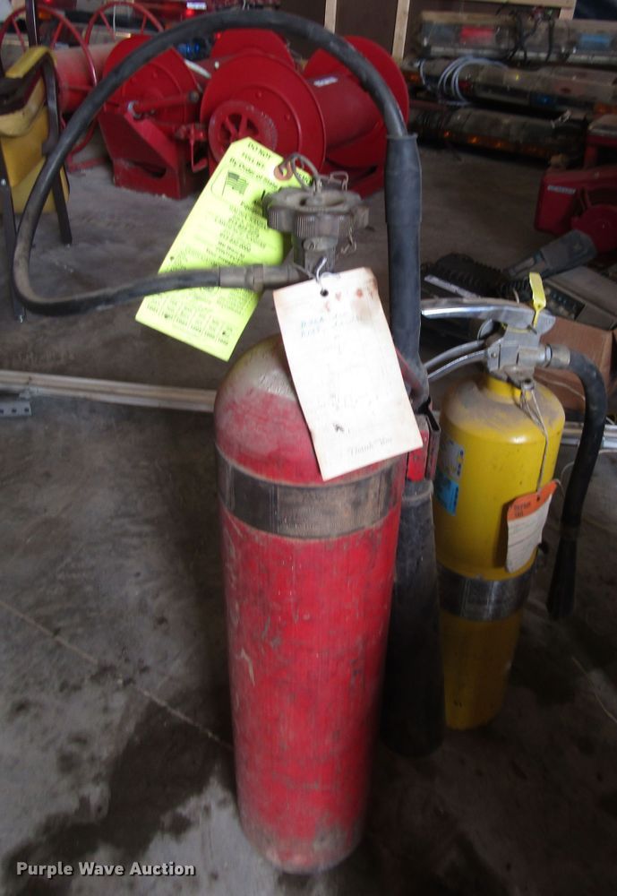 image for item EY9541 (5) fire extinguishers