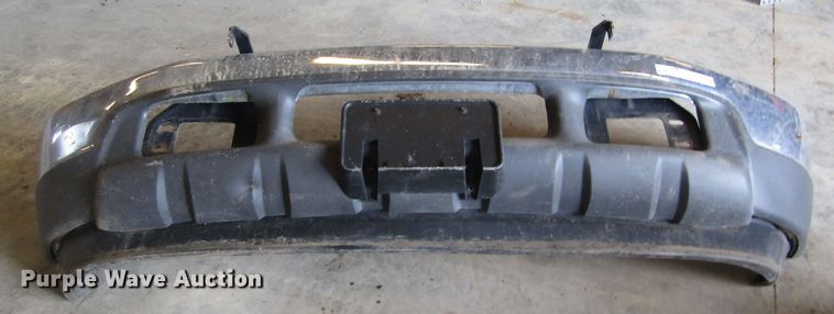 image for item EY9548 2001 Ford Excursion bumper