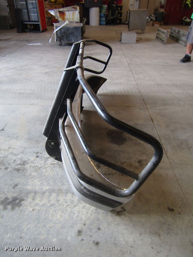 image for item EY9549 1996 Ford F350 bumper