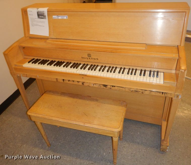 image for item FC9971 Story & Clark upright piano