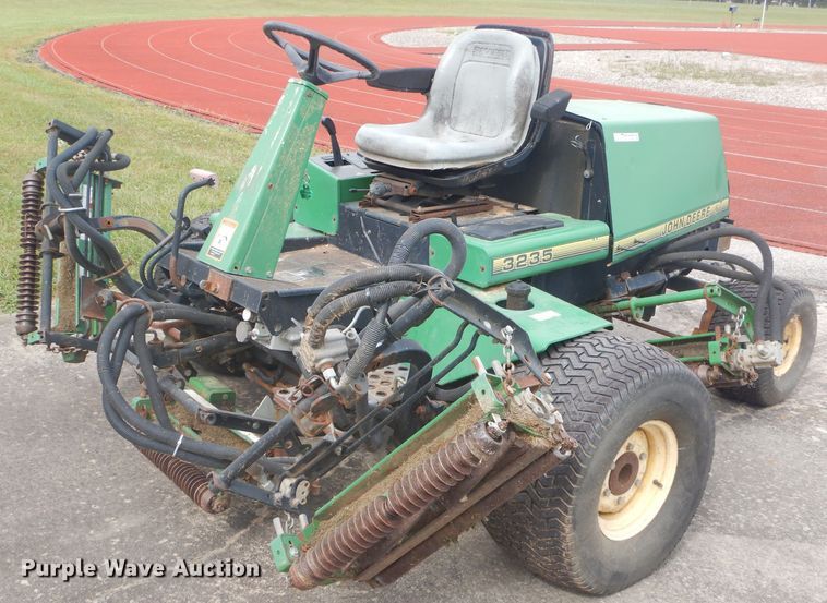 image for item FC9981 John Deere 3235 reel mower