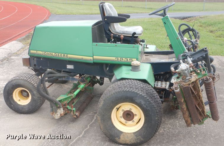image for item FC9981 John Deere 3235 reel mower