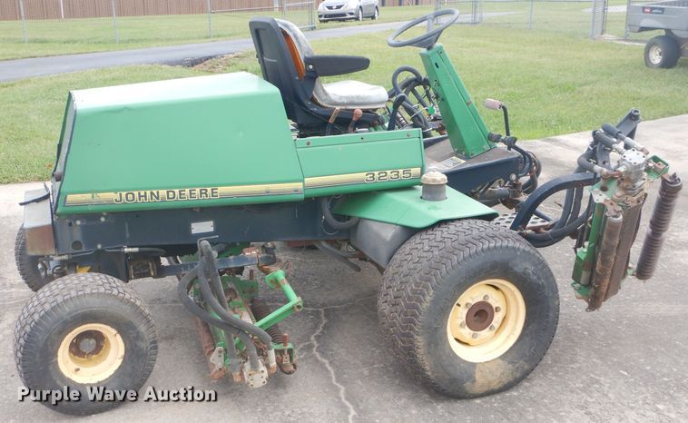 image for item FC9981 John Deere 3235 reel mower