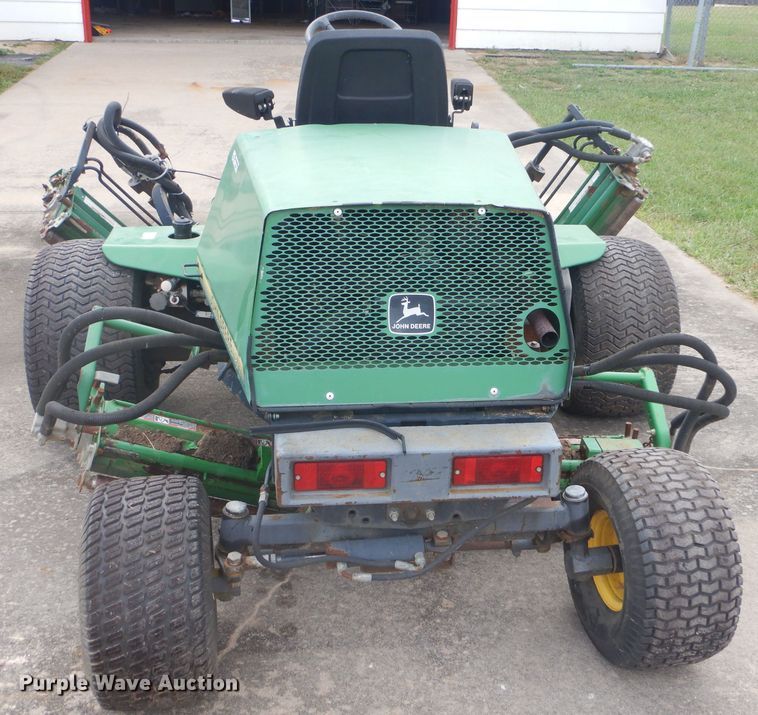 image for item FC9981 John Deere 3235 reel mower