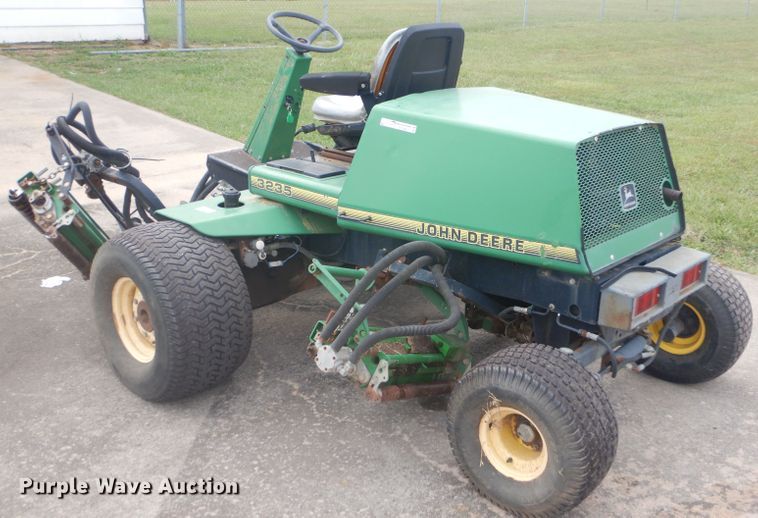 image for item FC9981 John Deere 3235 reel mower