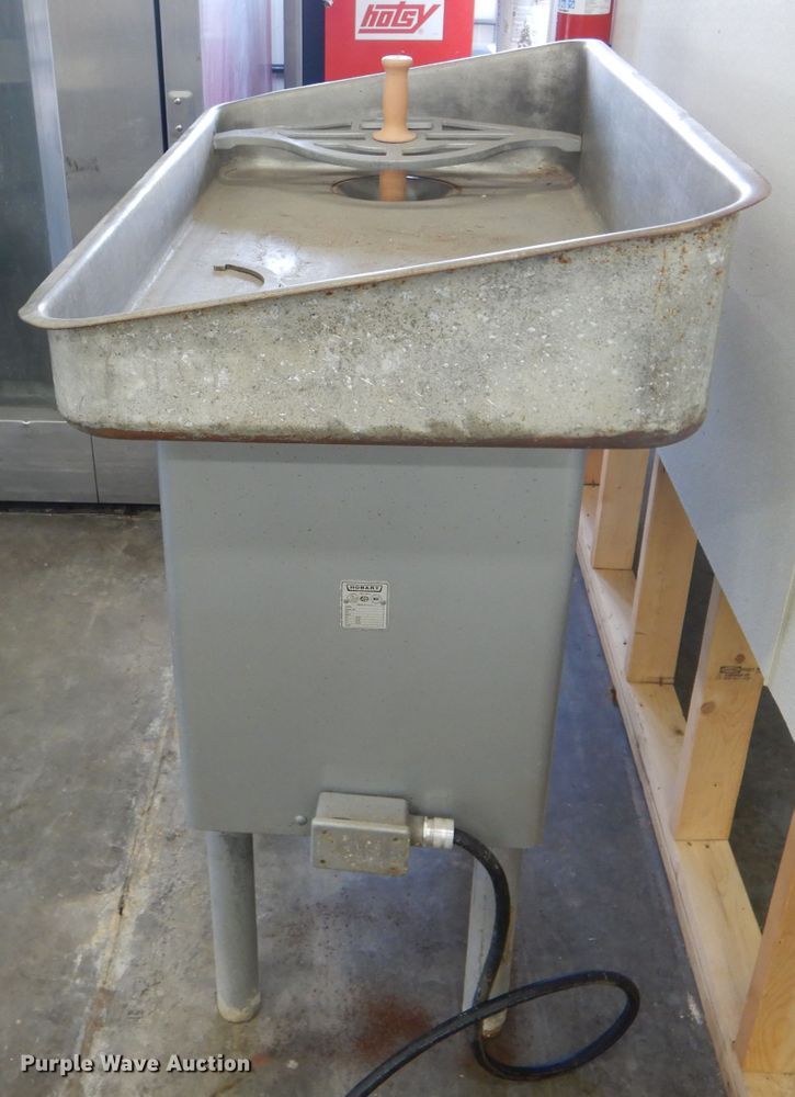 image for item FI9633 Hobart 4146 meat grinder