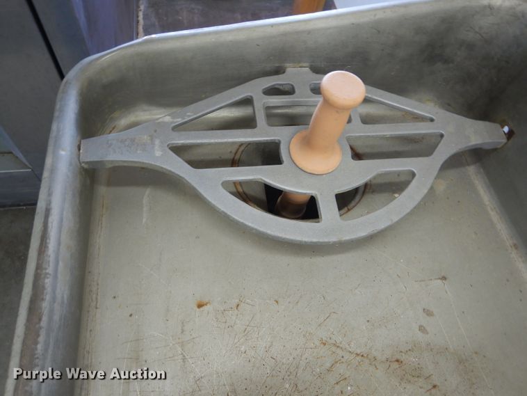 image for item FI9633 Hobart 4146 meat grinder