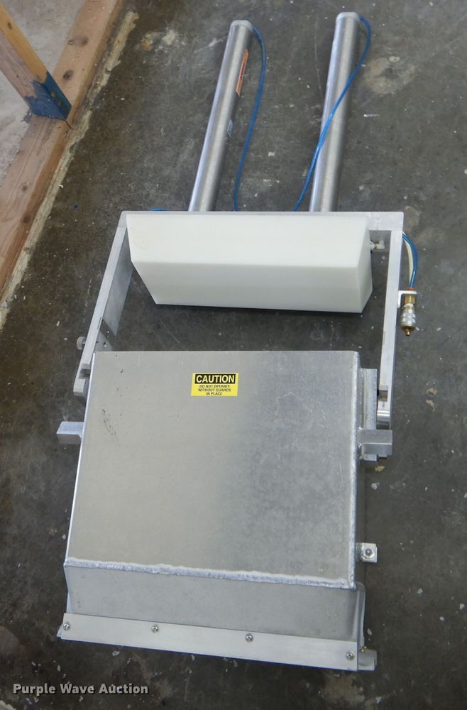 image for item FI9636 Rhodes Kooke King cookie cutter