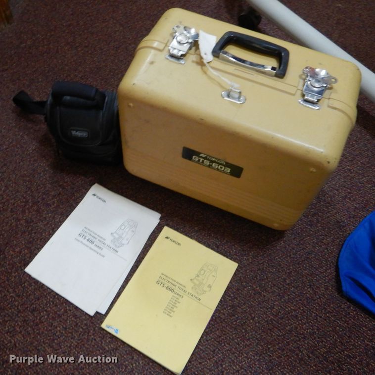 image for item FI9658 TopCon GTS-603 total station