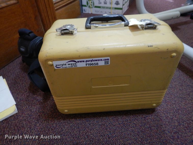 image for item FI9658 TopCon GTS-603 total station