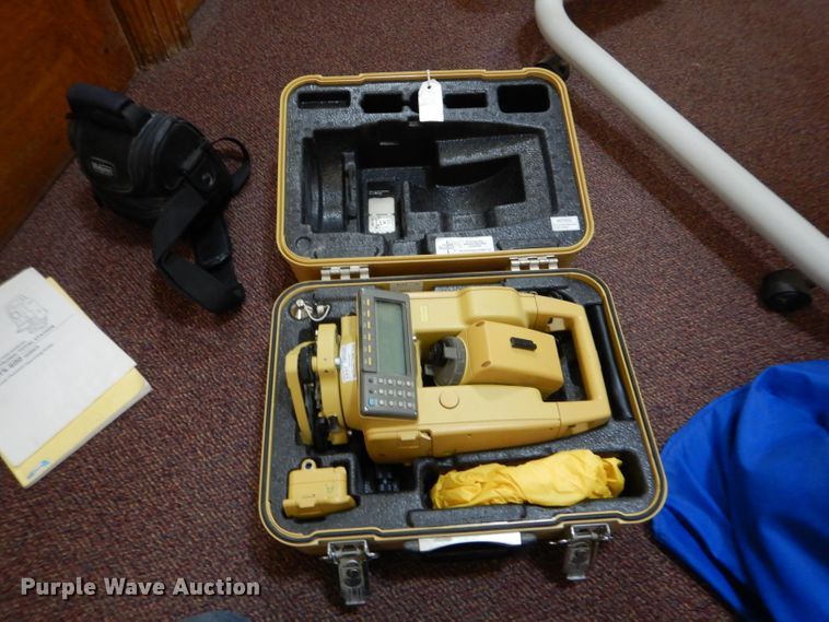image for item FI9658 TopCon GTS-603 total station