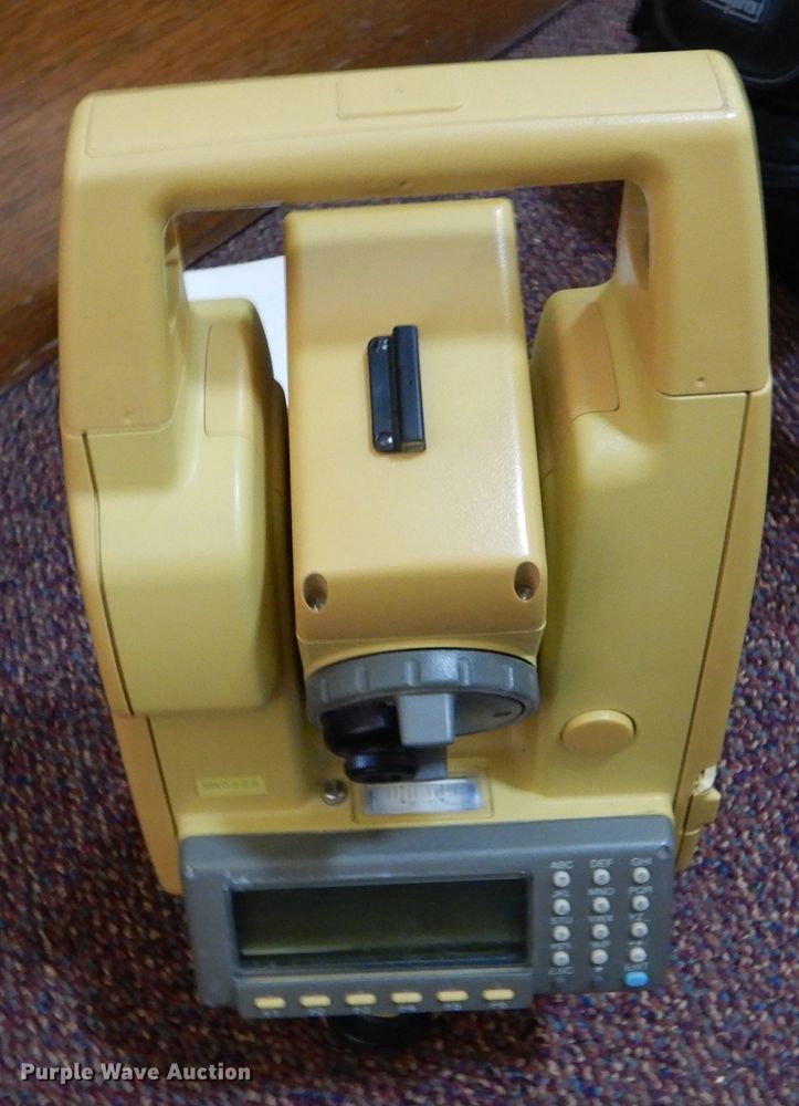 image for item FI9658 TopCon GTS-603 total station