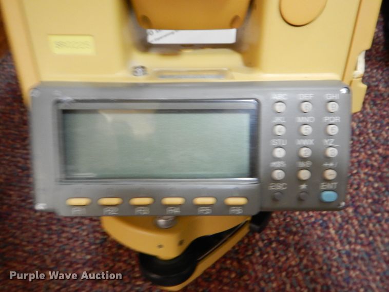image for item FI9658 TopCon GTS-603 total station