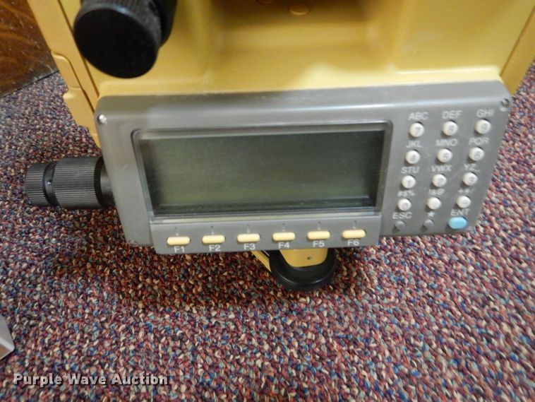 image for item FI9658 TopCon GTS-603 total station
