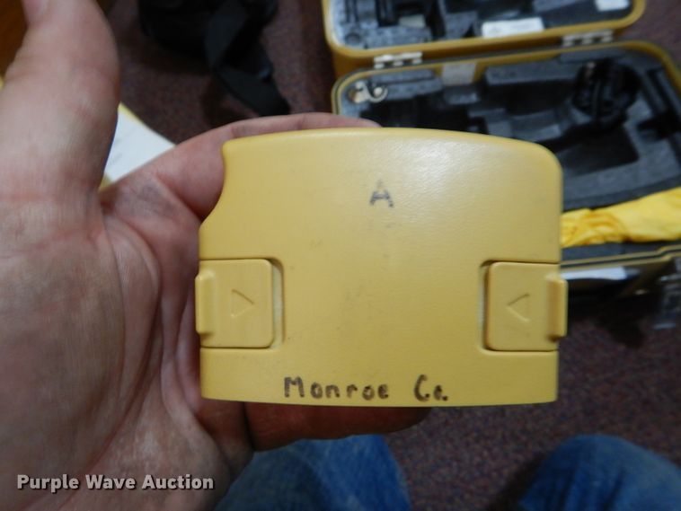 image for item FI9658 TopCon GTS-603 total station