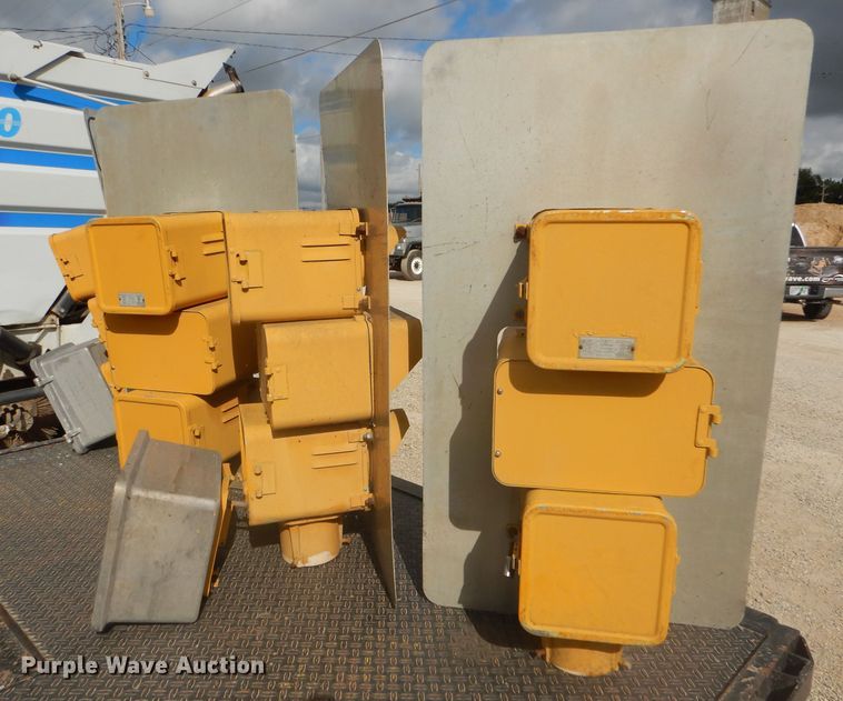 image for item FJ9752 (4) Winko-Matic Signal school zone signs