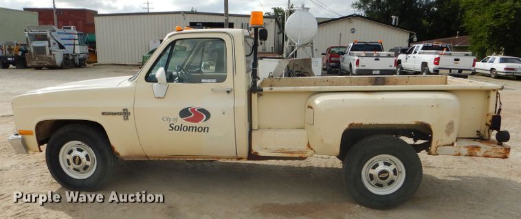 image for item FJ9754 1981 Chevrolet Custom Deluxe 20 pickup truck