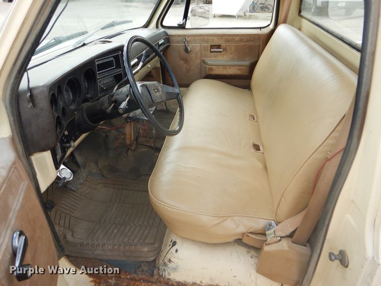 image for item FJ9754 1981 Chevrolet Custom Deluxe 20 pickup truck