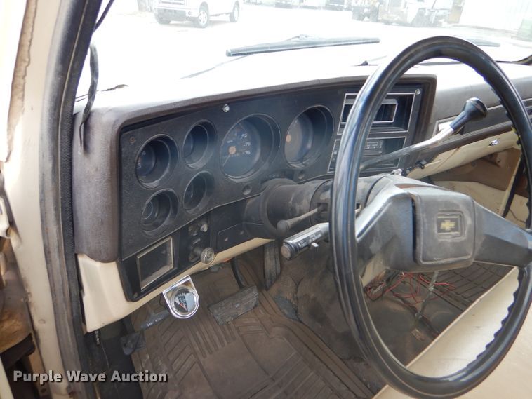 image for item FJ9754 1981 Chevrolet Custom Deluxe 20 pickup truck