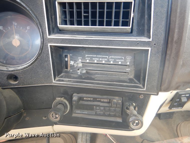 image for item FJ9754 1981 Chevrolet Custom Deluxe 20 pickup truck